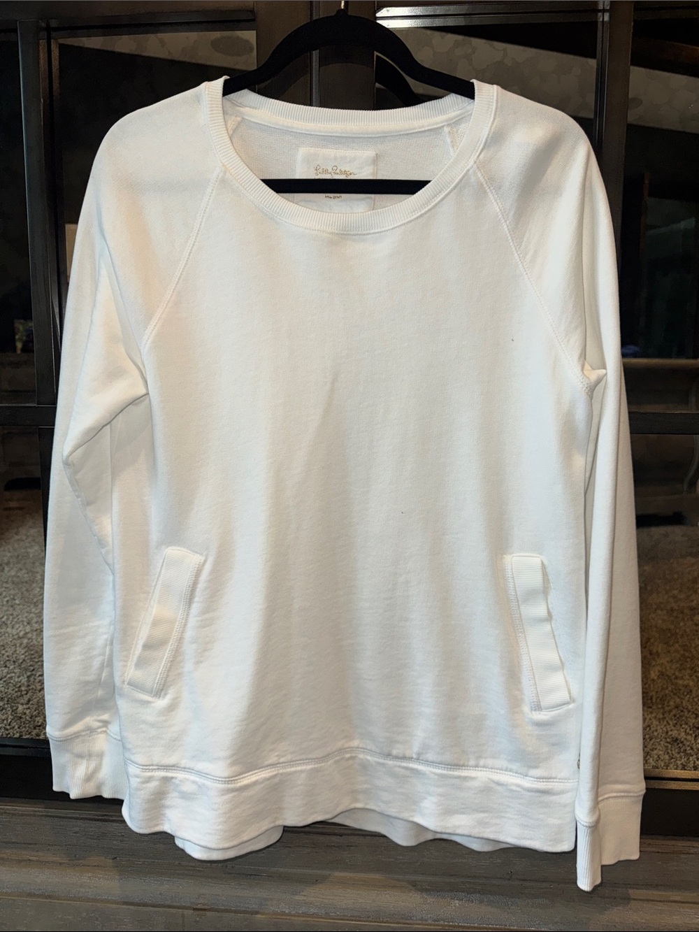 Lilly Pulitzer Pullover Sweatshirt in White Size Medium